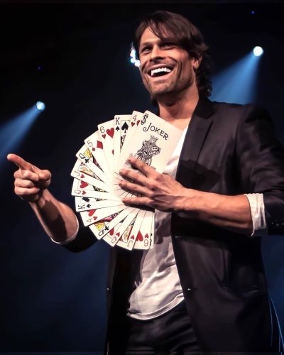 Sebastien Louis Seize conférencier, magicien