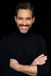 Guillaume Lemay-Thivierge inspire par son authenticité et sa résilience. Contactez Unisson pour le réserver.