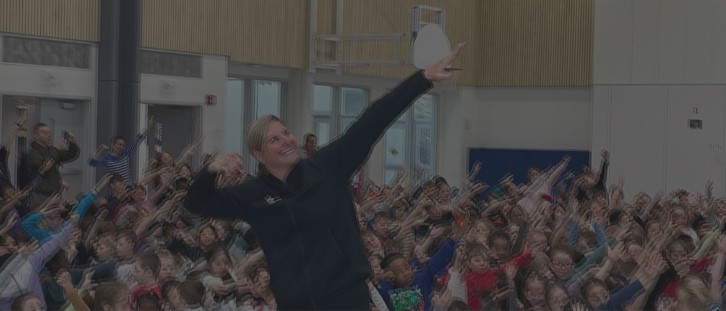 Jab ta Réussite – Marie-Ève Dicaire – Conférence scolaire Marie-Ève Dicaire devant des élèves lors de la conférence scolaire Jab ta Réussite